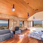Foothills, Exquisite 5bdr With Pool Vilă *