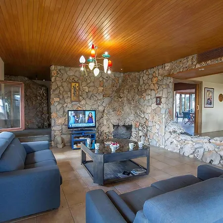 Foothills, Exquisite 5bdr With Pool And Stunning Views