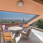 Foothills, Exquisite 5bdr With Pool Villa