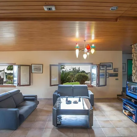 Foothills, Exquisite 5bdr With Pool And Stunning Views Villa Ayia Napa