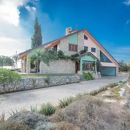 Foothills, Exquisite 5bdr With Pool Villa Ayía Nápa