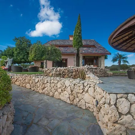 Villa Foothills, Exquisite 5bdr With Pool Ayía Nápa