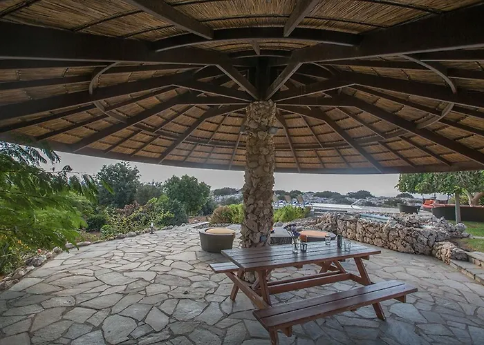 Foothills, Exquisite 5bdr With Pool Ayía Nápa