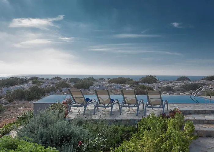 Foothills, Exquisite 5bdr With Pool